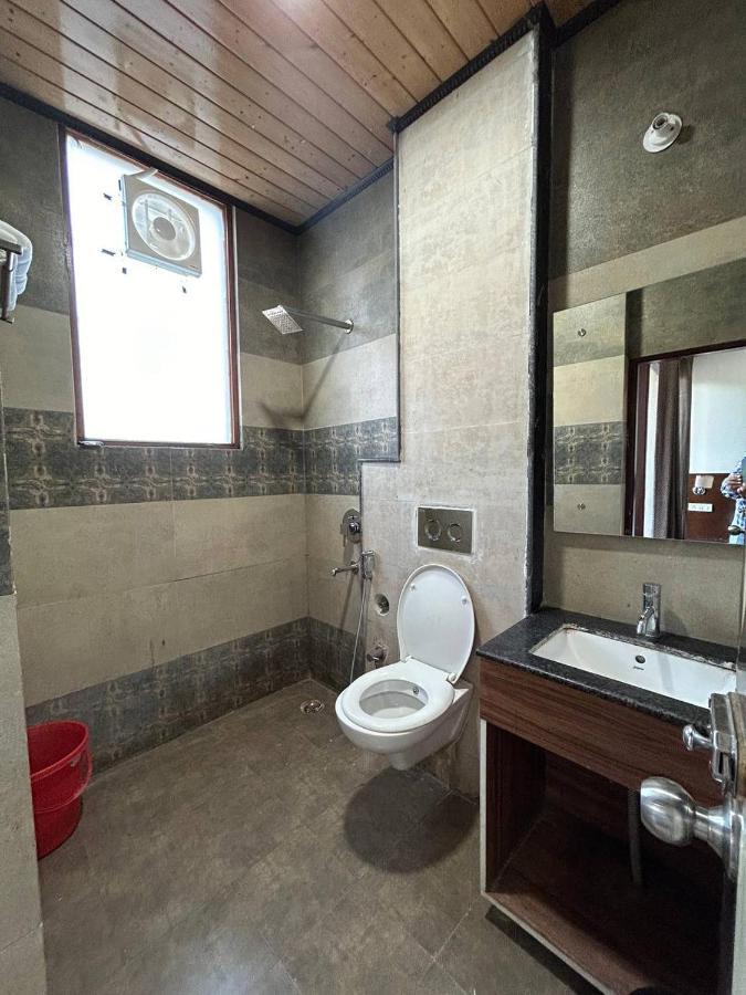 Hotel 7 Heavens Массури Экстерьер фото